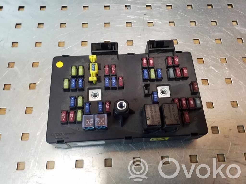 Opel Antara Fuse module 