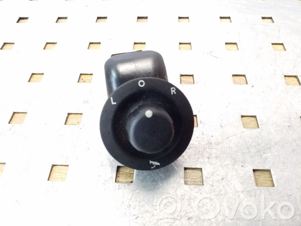 Jeep Grand Cherokee (WK) Wing mirror switch 