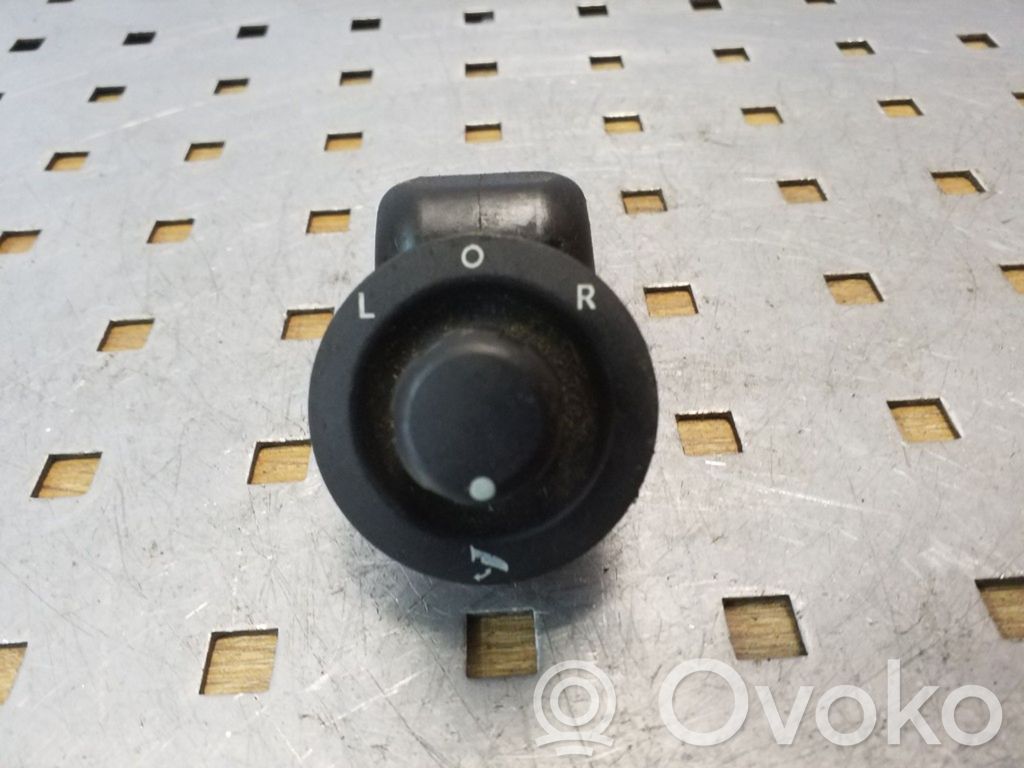 Jeep Grand Cherokee (WK) Wing mirror switch 