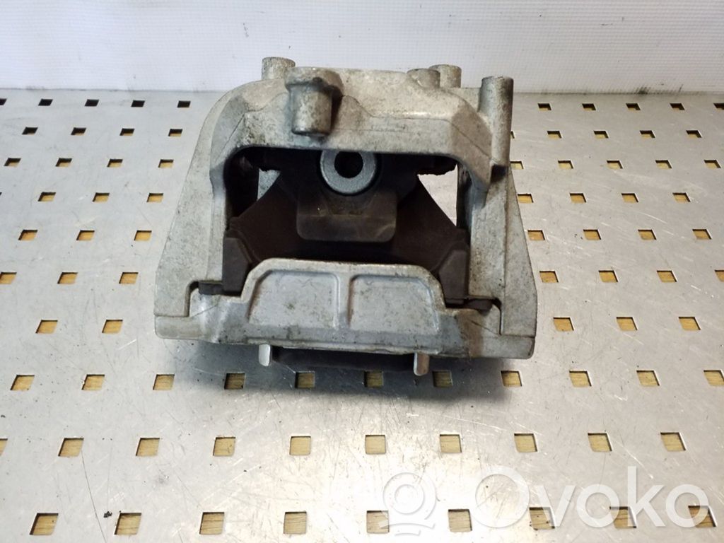Seat Altea XL Engine mount bracket 