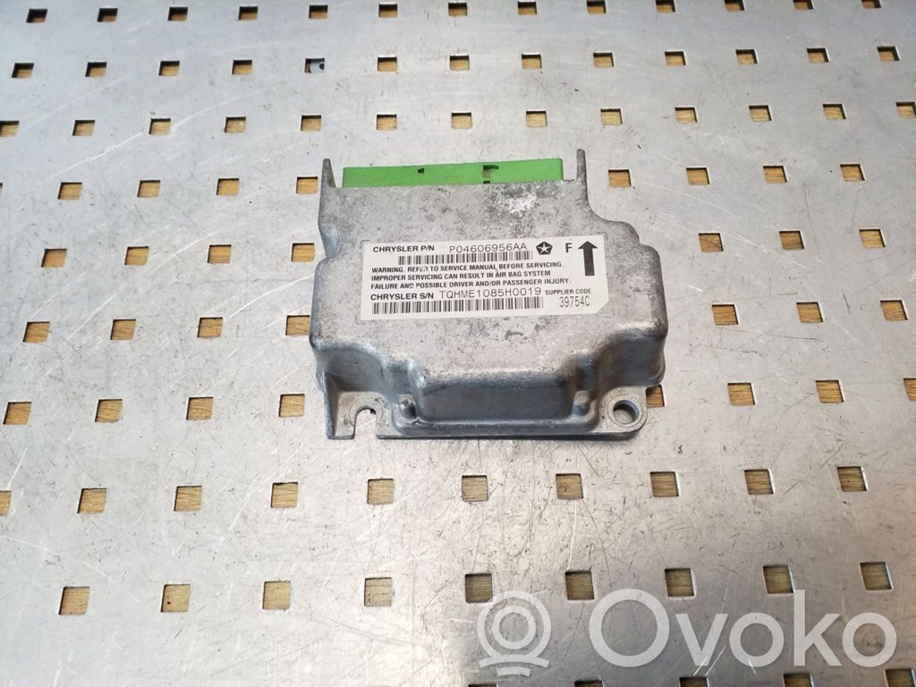 Jeep Cherokee III KJ Airbag control unit/module 