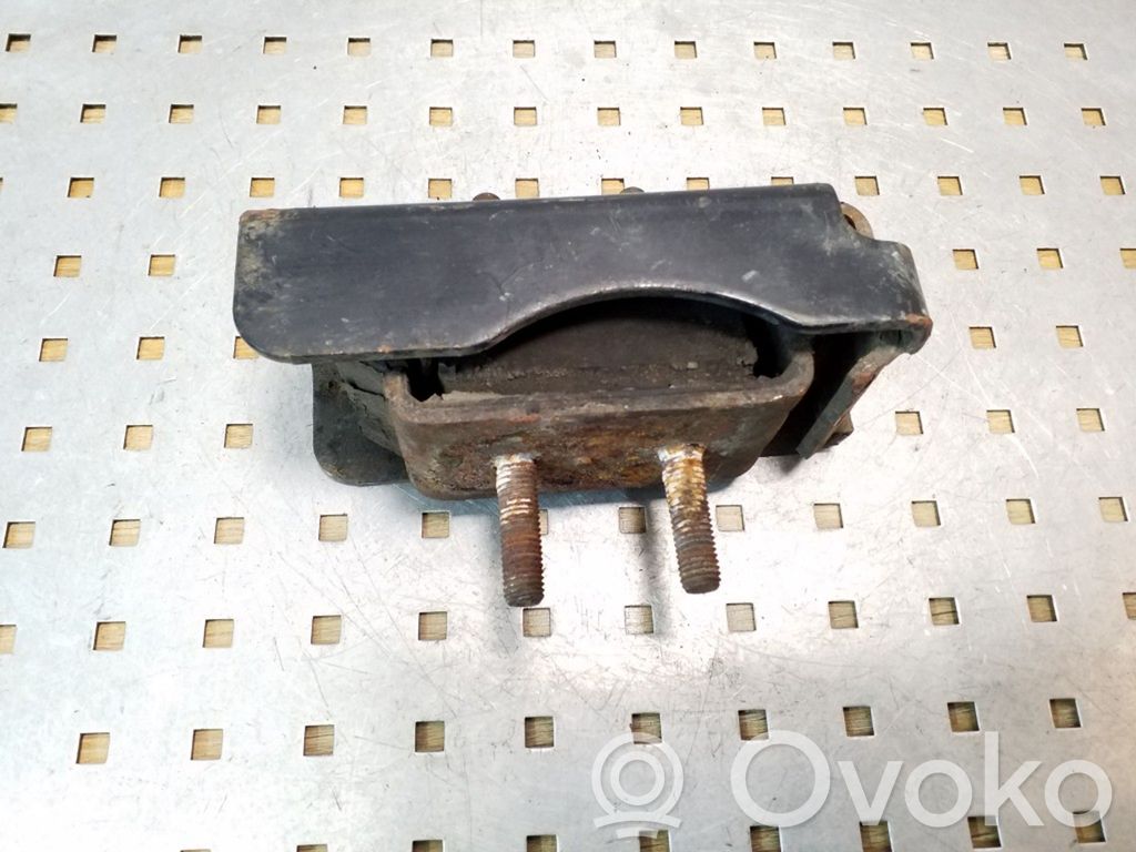 Iveco Daily 35 - 40.10 Engine mount bracket 