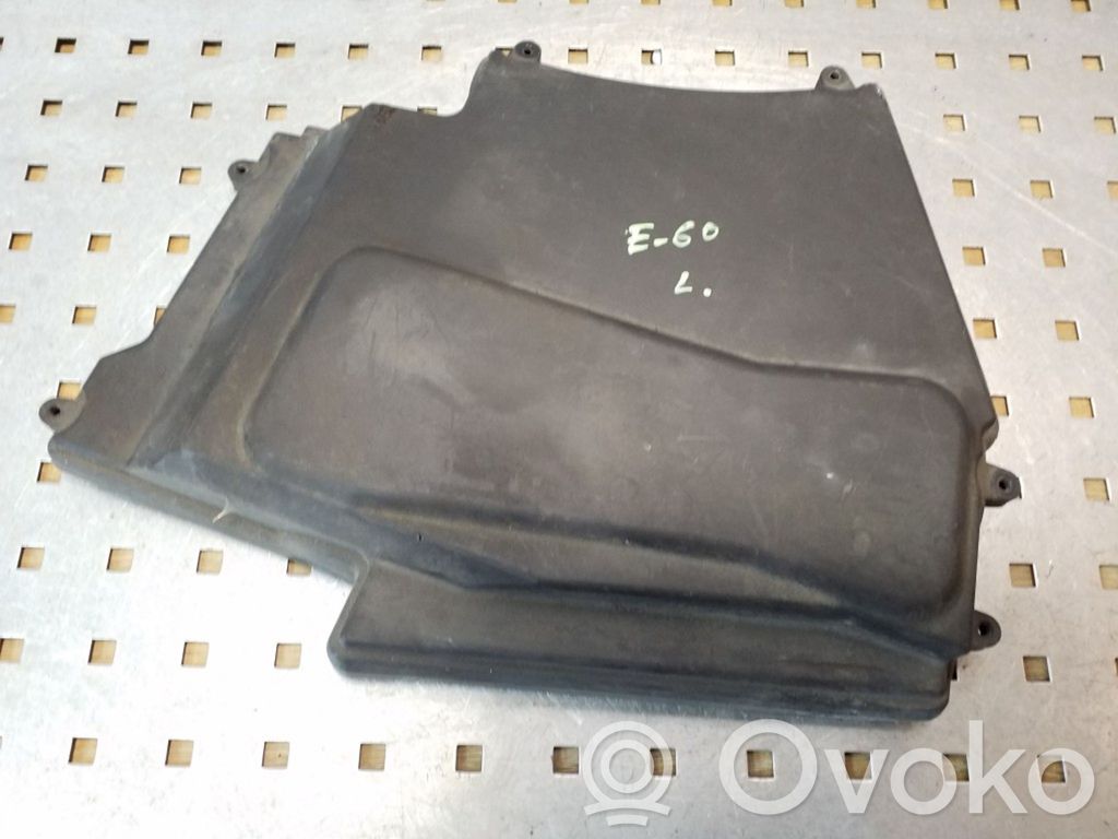 BMW 5 E60 E61 Dangtelis saugiklių dėžės 