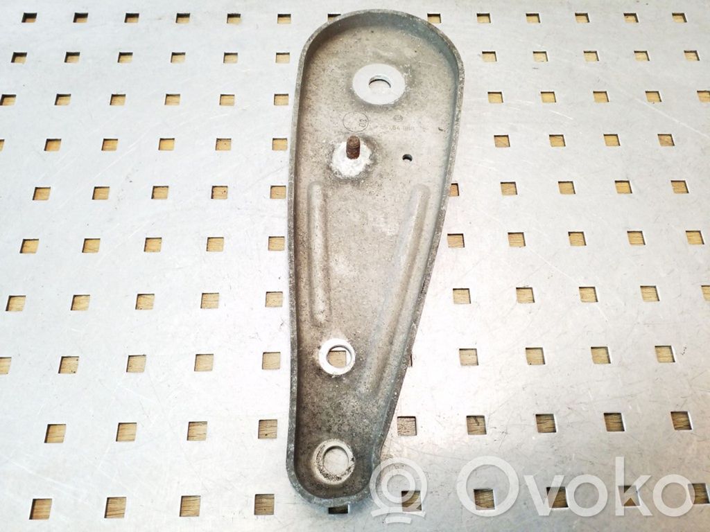 BMW 5 E60 E61 Cits aizmugures šasijas elements 