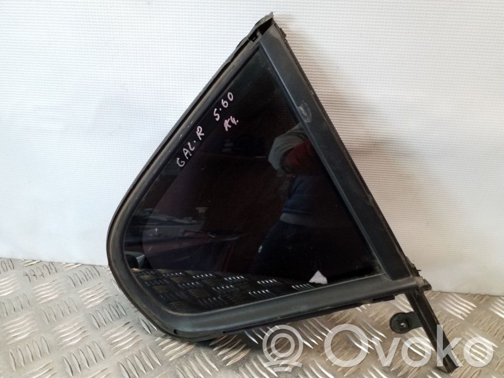 Volvo S60 Ventanilla de ventilación de la puerta trasera 
