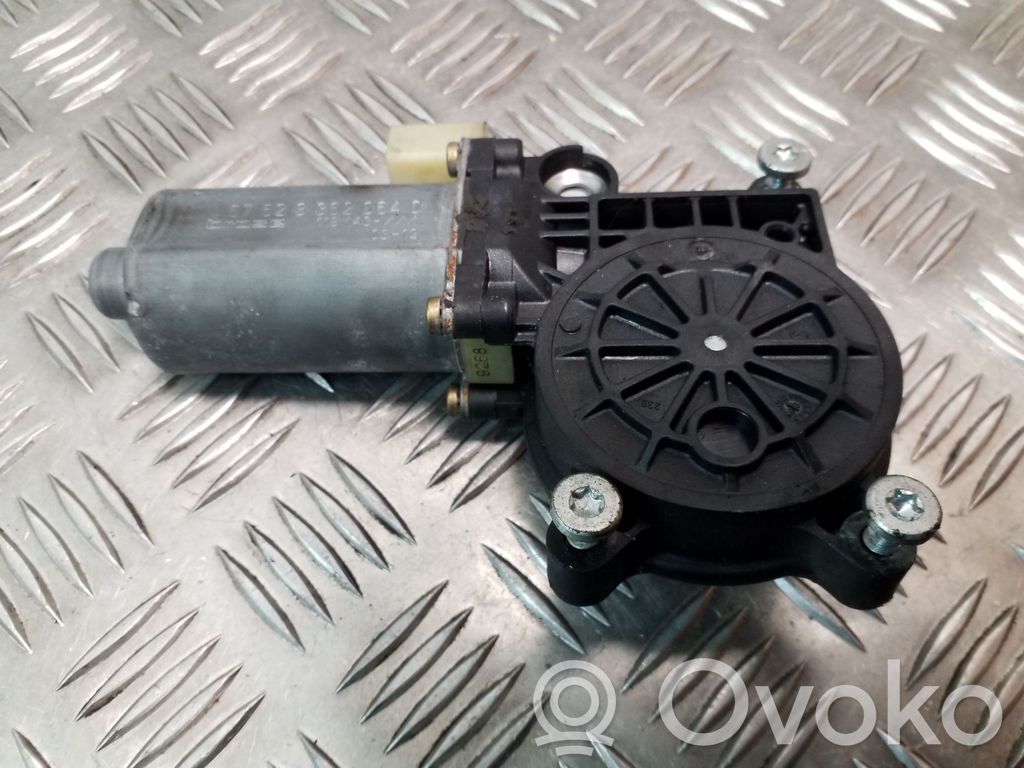 BMW 3 E46 Priekinio lango pakelėjo varikliukas 