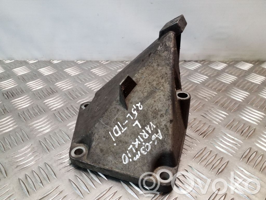 Audi A6 S6 C5 4B Engine mounting bracket 