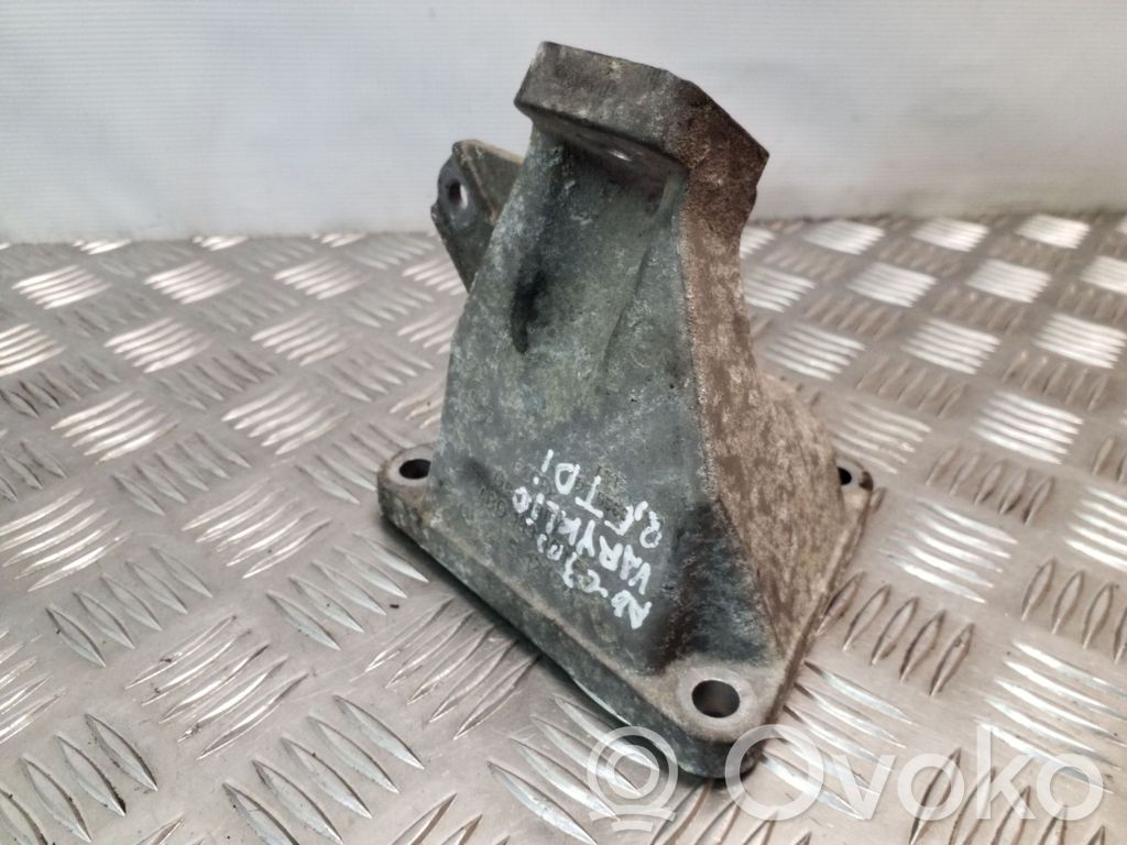Audi A6 S6 C5 4B Engine mounting bracket 