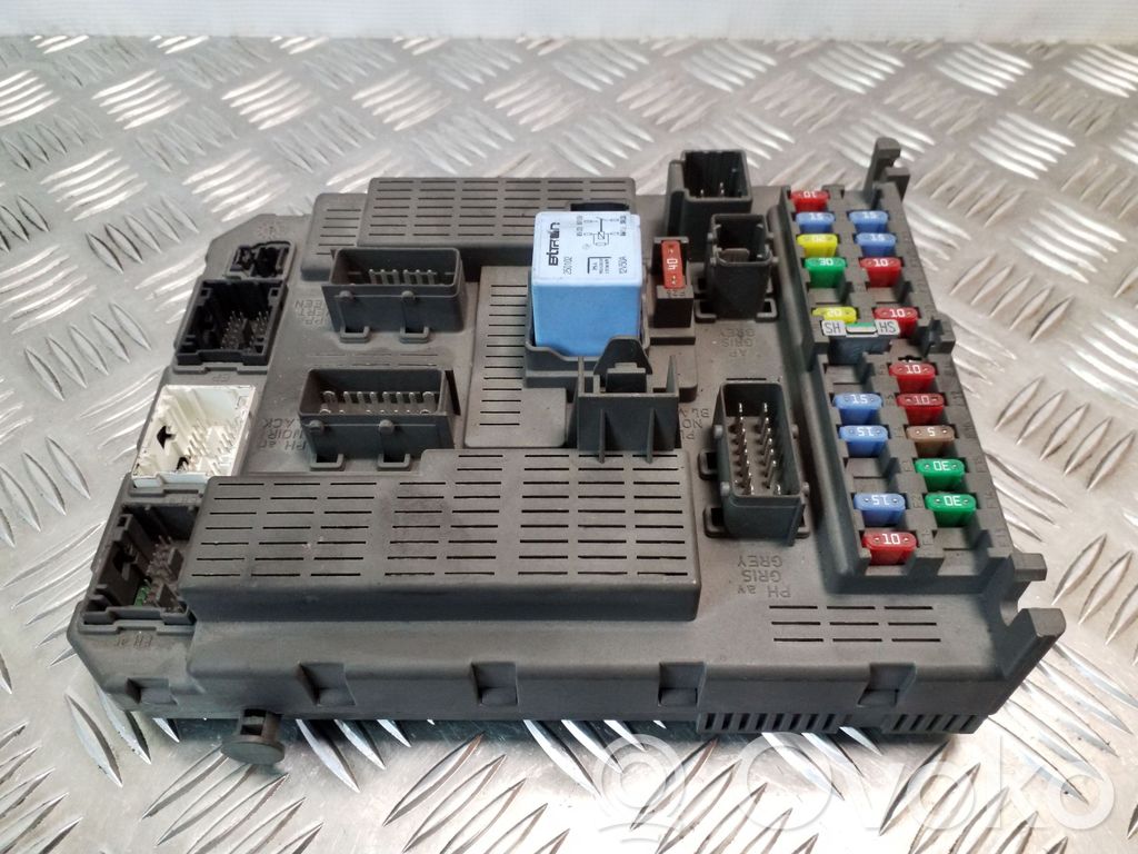 Citroen C8 Fuse module 