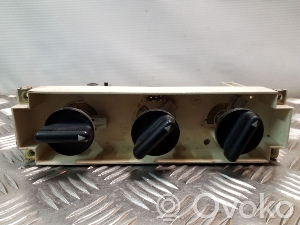 Audi 100 S4 C4 Climate control unit 