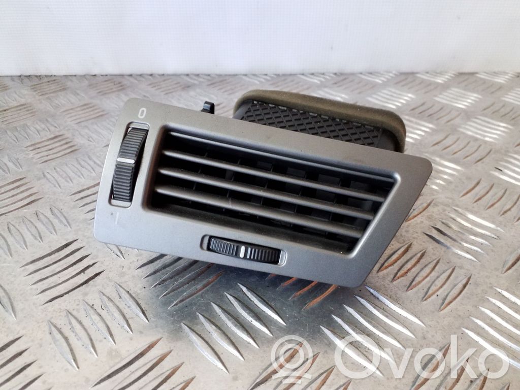 BMW 7 E65 E66 Šoninės oro grotelės 