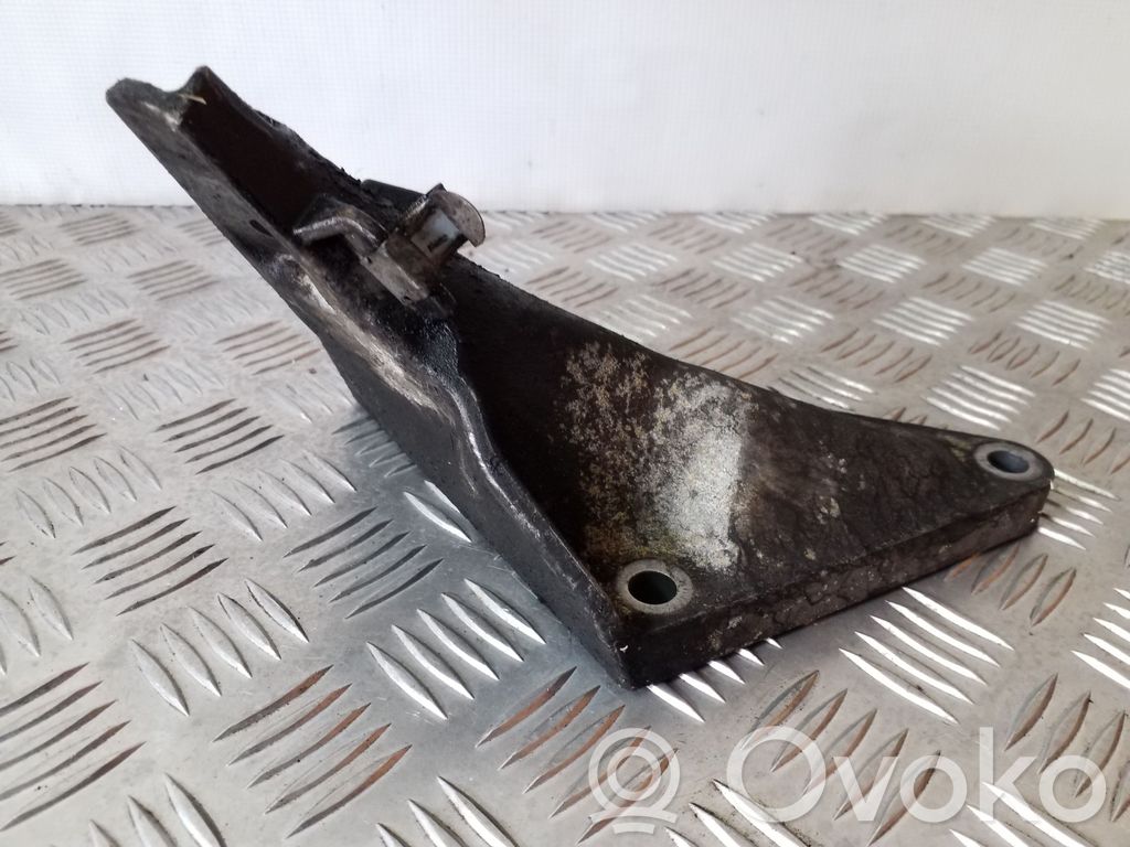 BMW 7 E65 E66 Engine mounting bracket 