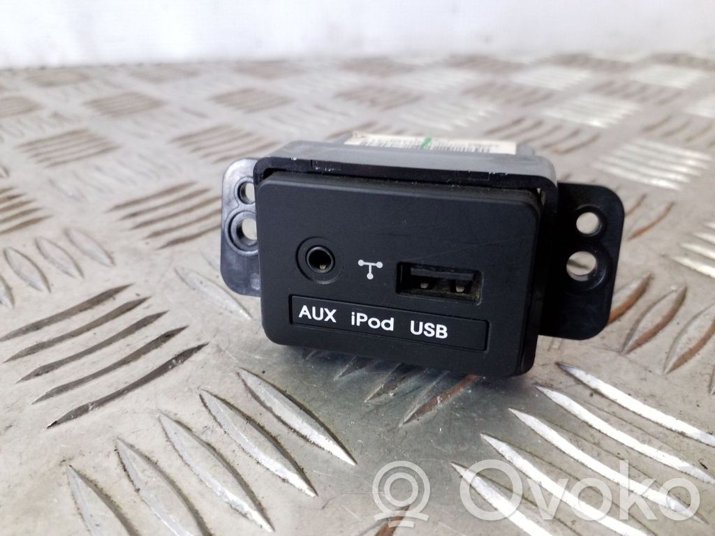 KIA Sorento Enchufe conector entrada auxiliar 