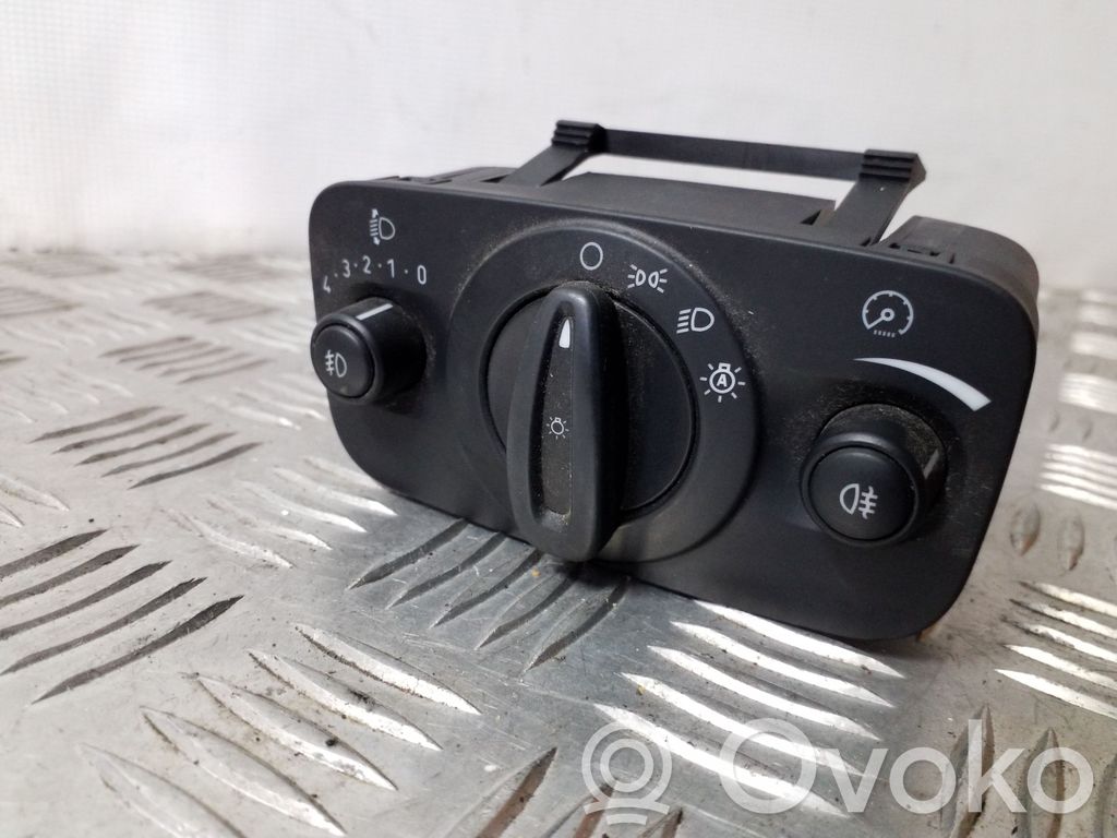 Ford C-MAX II Light switch 