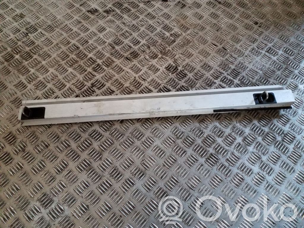 Tie down hook / loop   3411941