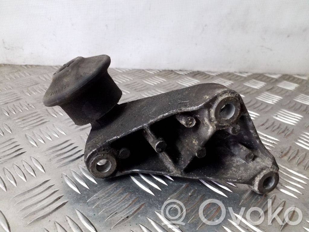 Audi A6 S6 C4 4A Engine mounting bracket 