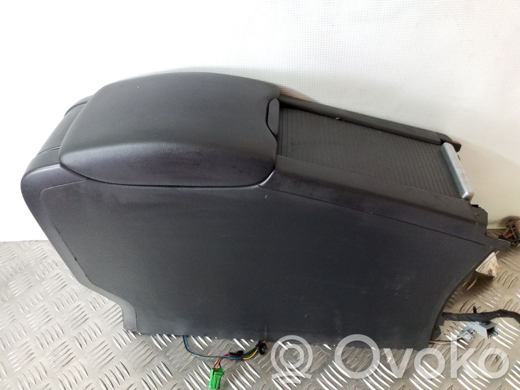 Volvo XC60 Armrest 