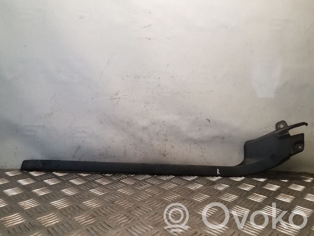 Dodge Nitro Windshield trim 