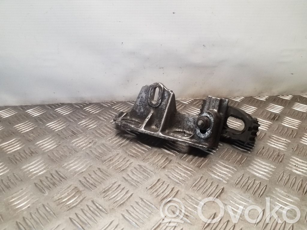 Ford Galaxy Engine mounting bracket 