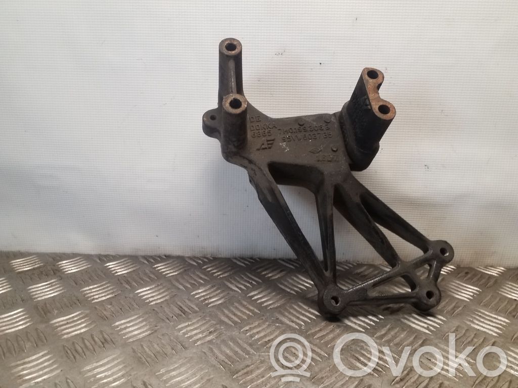 Ford Galaxy Engine mounting bracket 