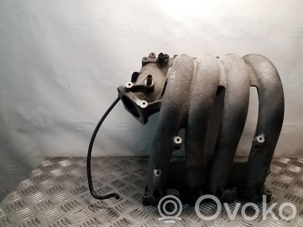 Volkswagen PASSAT B5 Colector de admisión 