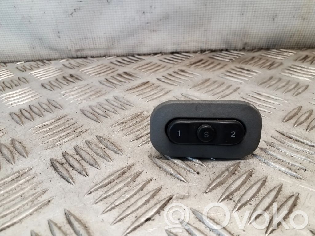 Jeep Grand Cherokee (WK) Seat memory switch 
