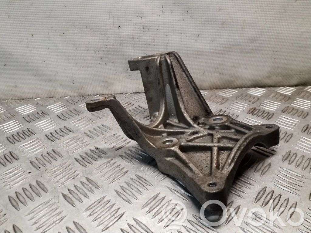 Dodge Nitro Engine mounting bracket 