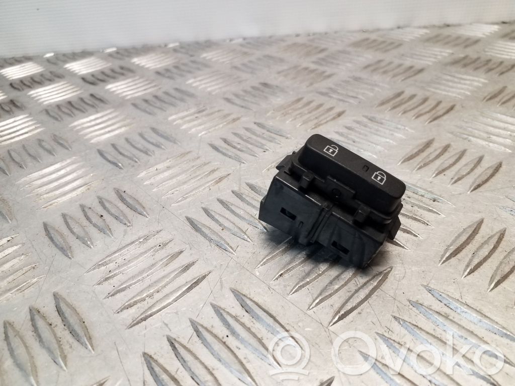 Volvo V40 Central locking switch button 