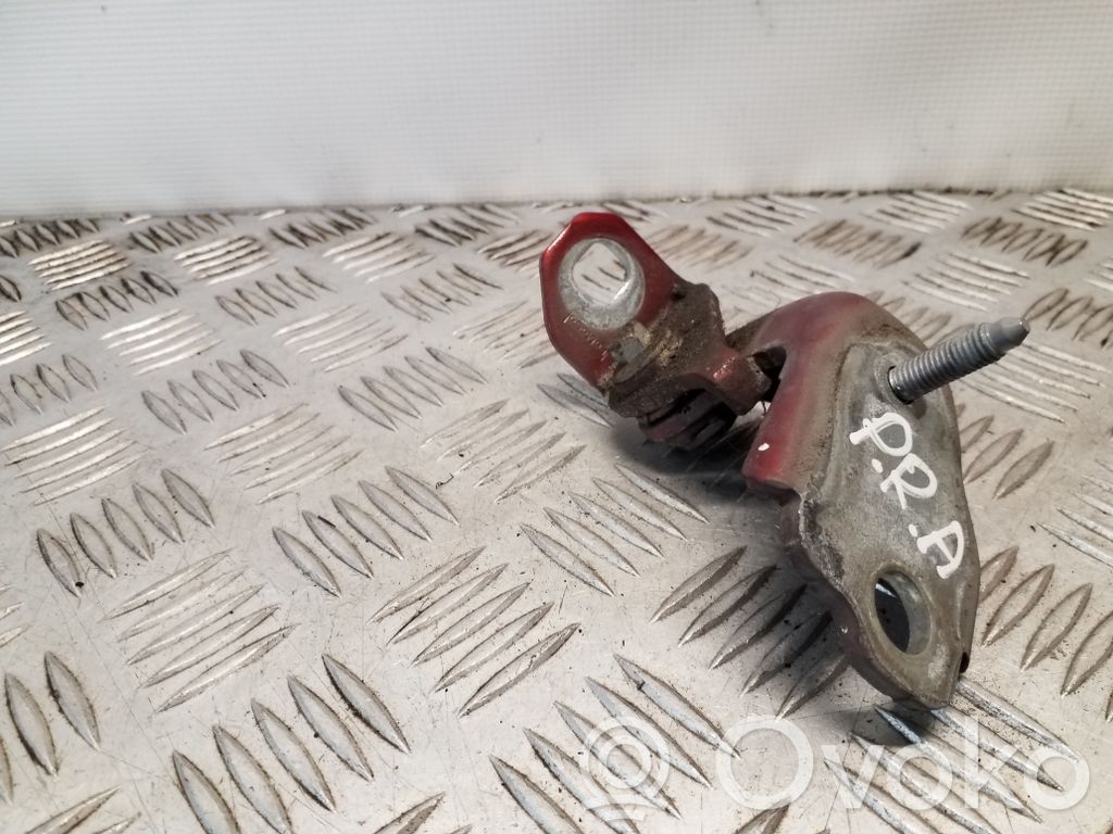 Ford Mondeo MK V Front door lower hinge 