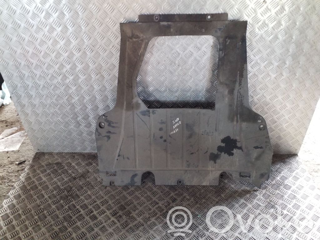 Nissan Note (E11) Placa protectora/protector antisalpicaduras motor 