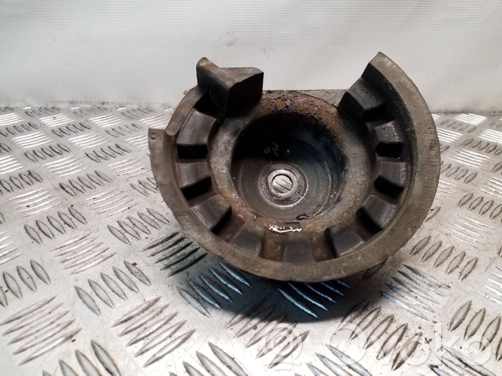 Opel Vivaro Coil spring mount 