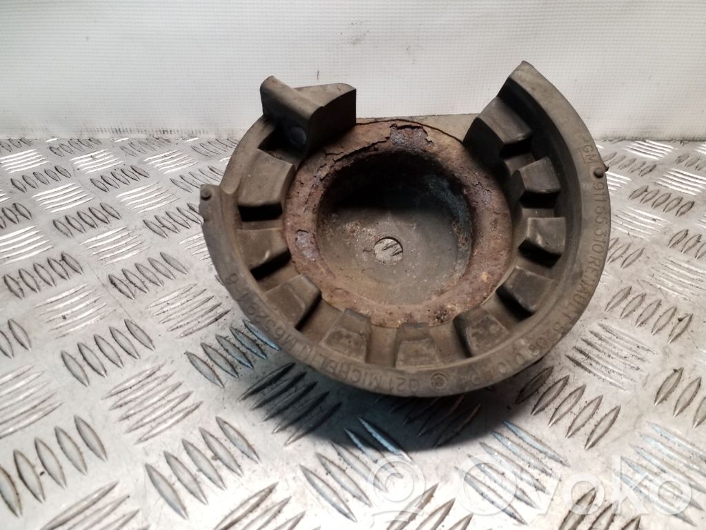 Opel Vivaro Coil spring mount 