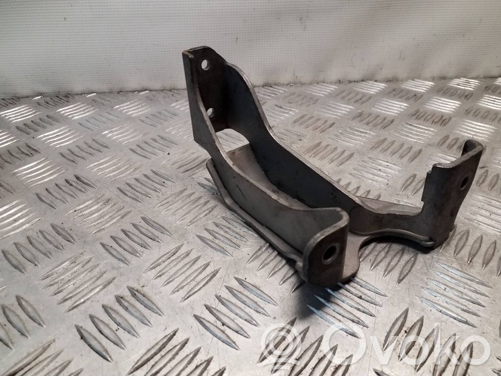 Jeep Patriot Engine mounting bracket 