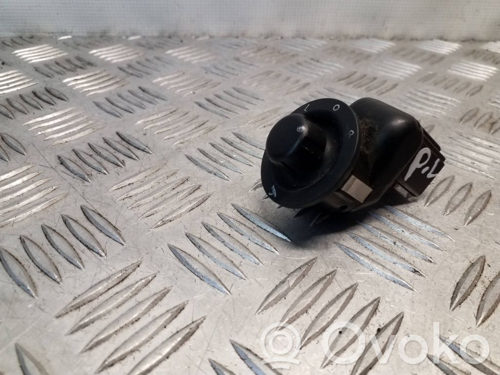Jeep Grand Cherokee (WK) Wing mirror switch 