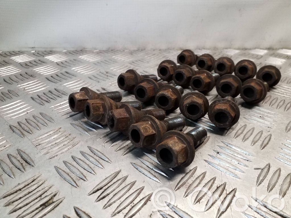 Tuercas/tornillos