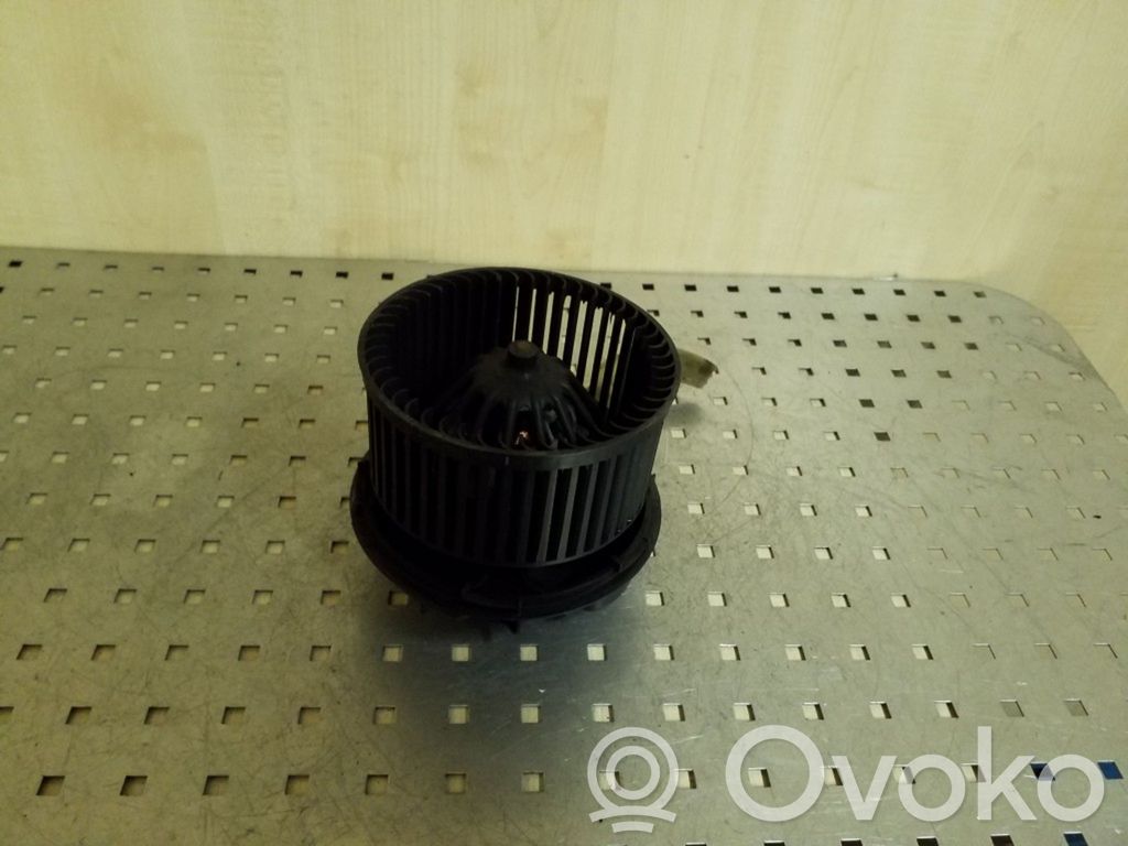 Nissan Note (E11) Mazā radiatora ventilators 