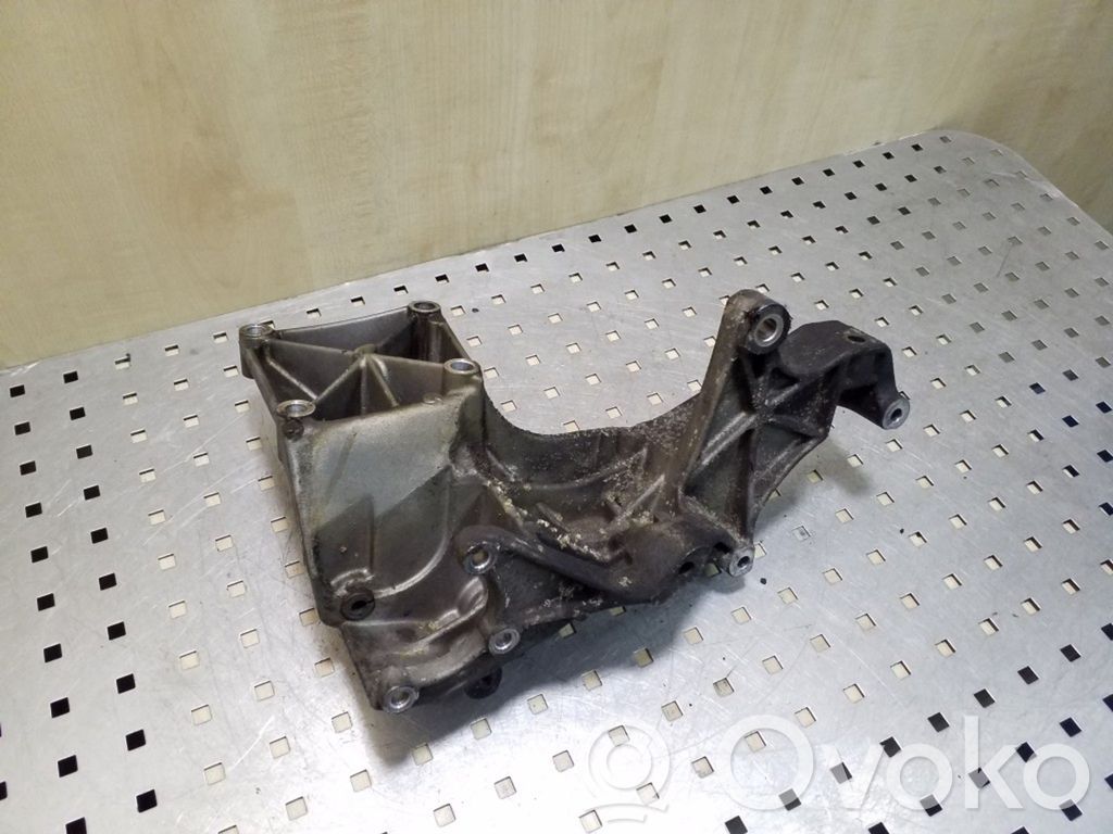 Volkswagen Transporter - Caravelle T4 Generator/alternator bracket 