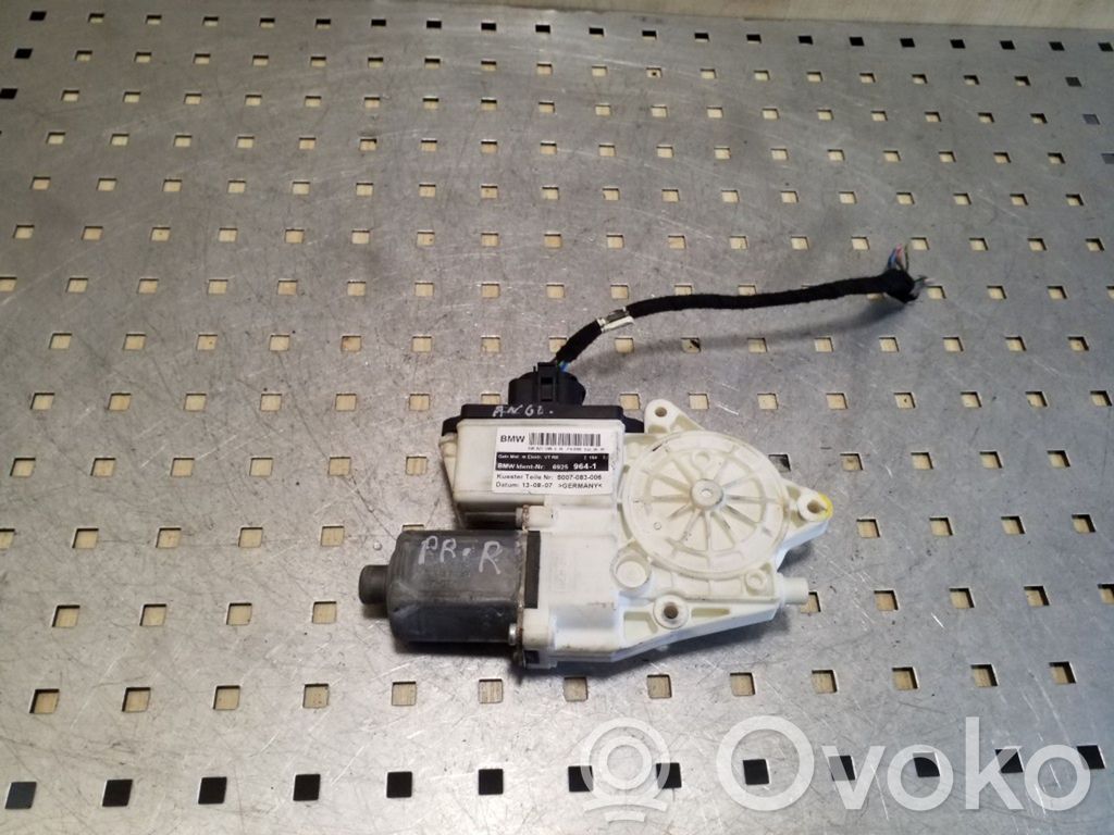 BMW X3 E83 Front door window regulator motor 