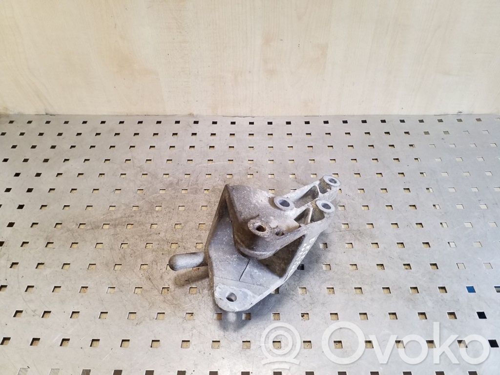 Opel Astra J Gearbox mounting bracket 