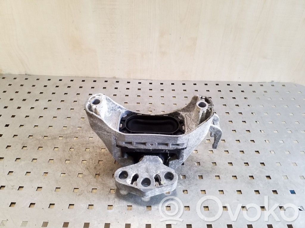 Opel Astra J Engine mount bracket 