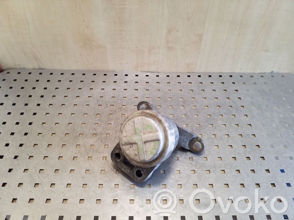 Ford Galaxy Engine mount bracket 