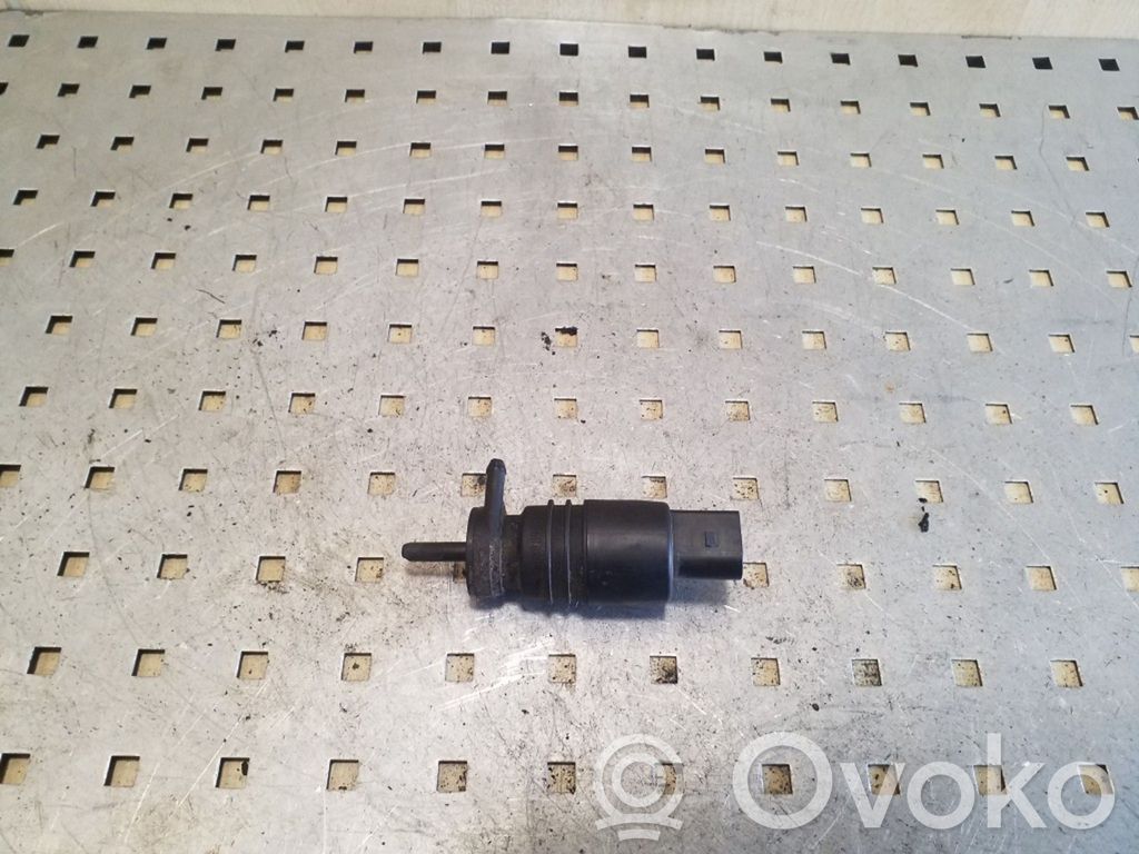 Windscreen/windshield washer pump