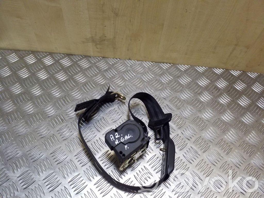 Audi A2 Cinturón trasero 