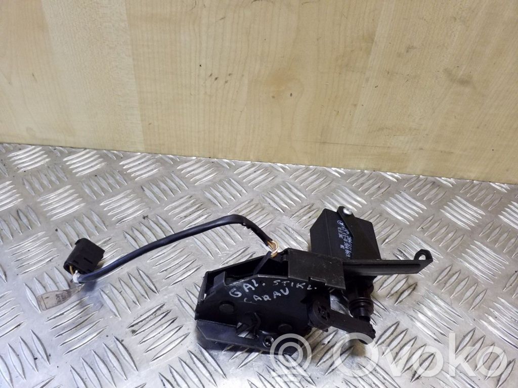 BMW 5 E39 Tailgate window lock/catch/latch 