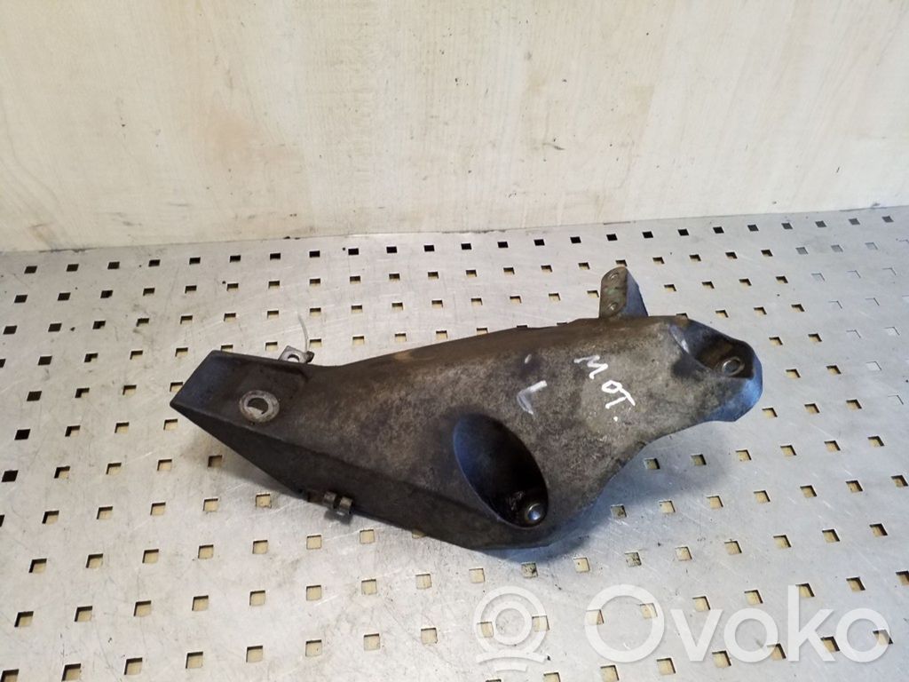 BMW X5 E70 Engine mounting bracket 