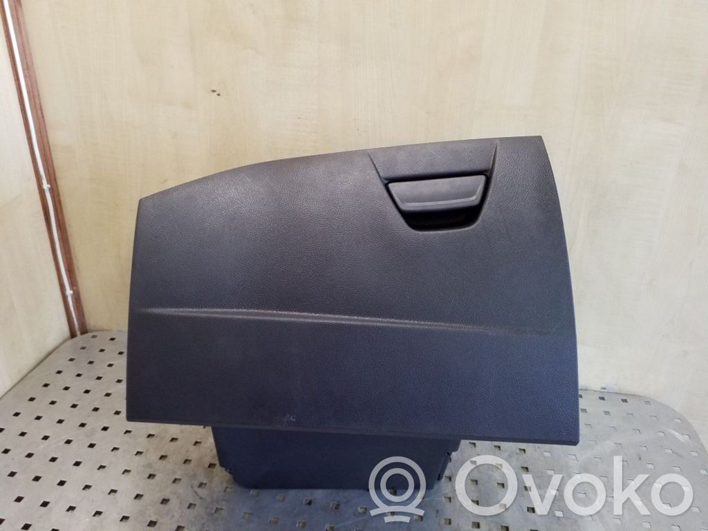 Ford Focus Daiktadėžės (bordačioko) komplektas 