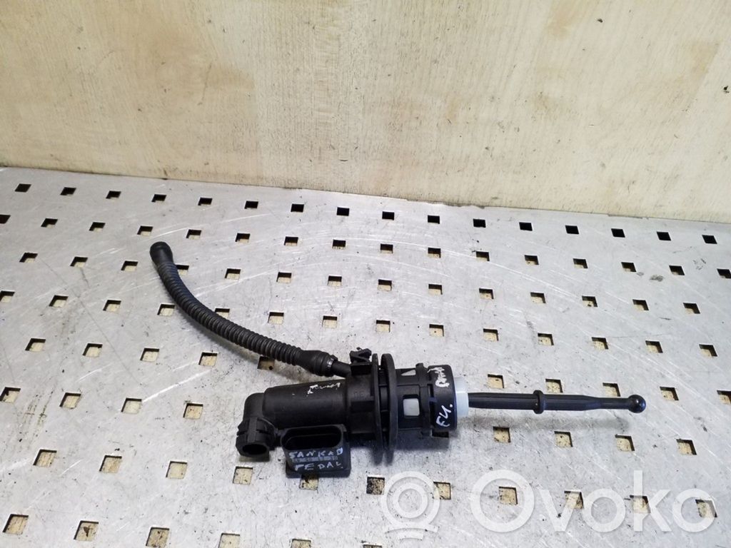 Volkswagen PASSAT B6 Główny cylinder sprzęgła 