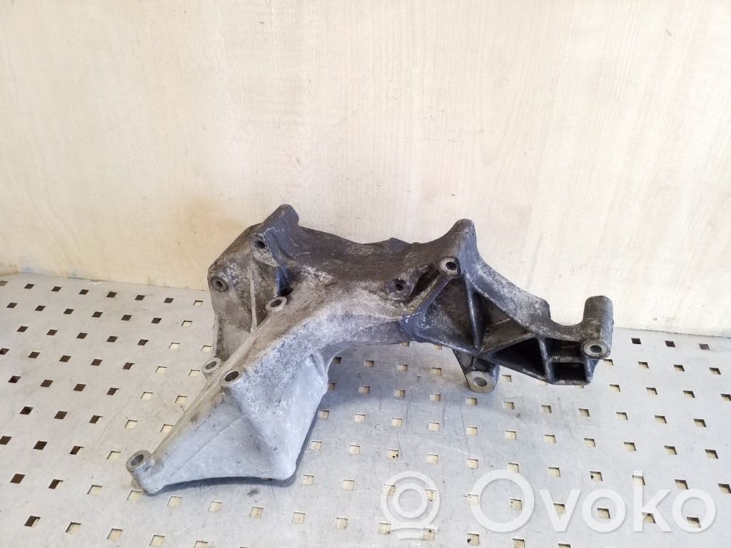 Volkswagen Transporter - Caravelle T4 Generator/alternator bracket 