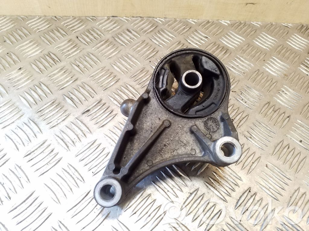Opel Zafira B Engine mount bracket 