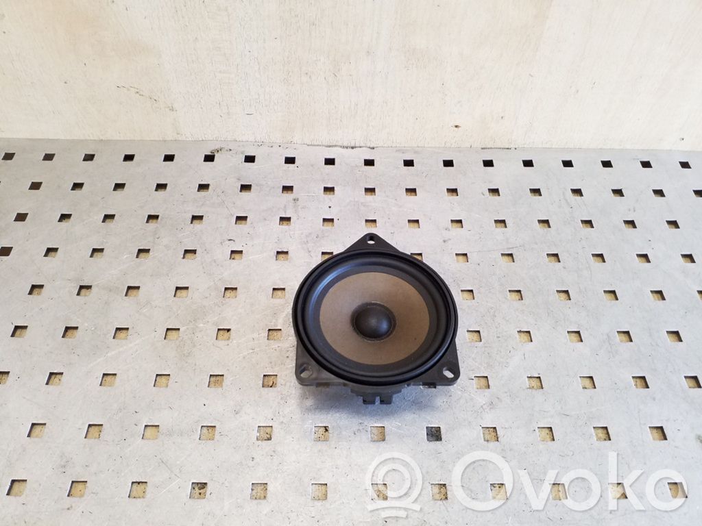 BMW 3 E90 E91 Altavoz subwoofer 